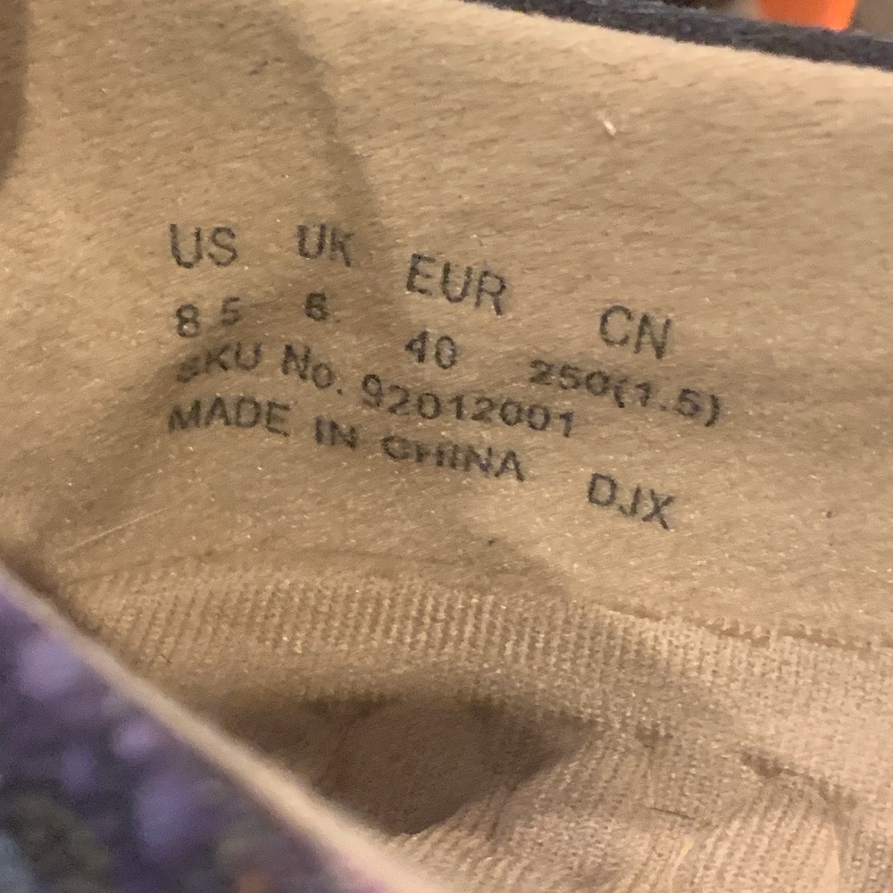 Uno Toledo l slip ons  “pray for goodness” - Picture 8 of 8